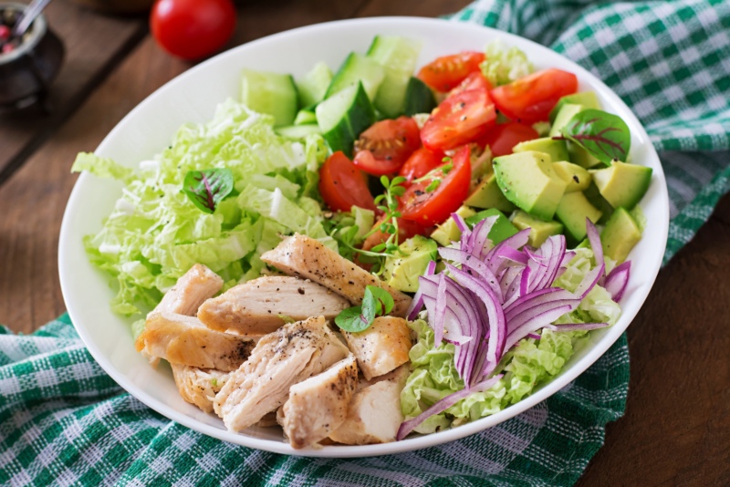 Receta de ensalada con pollo.